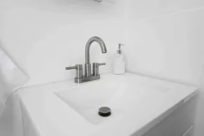 FRESHLY RENOVATED 2 BR APARTMENT! - Image 4