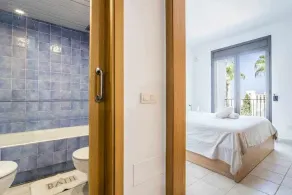 Apartment located in the luxurious Macenas complex - Image 5