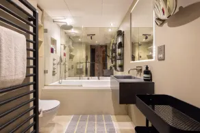 Unique Loft-Style Apartment in Central London - Image 2