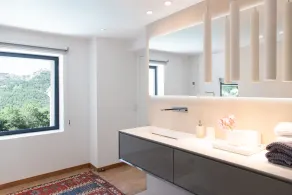 Magnifica villa contemporanea con vista in un ambiente verde. - Image 3