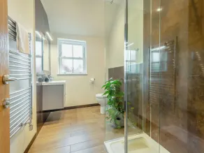 2 bedroom accommodation in Wimborne - Image 3