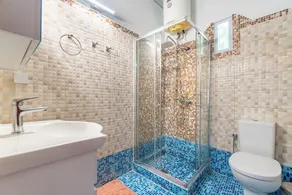 Holiday Home 'Victoria's House' with Sea View, Wi-Fi and Air Conditioning - Image 2