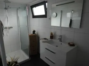 Modern new beach house - right on the water - large roof terrace / free WiFi - Image 3