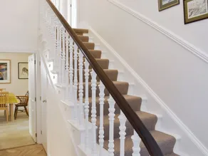 3 bedroom accommodation in Richmond - Image 2
