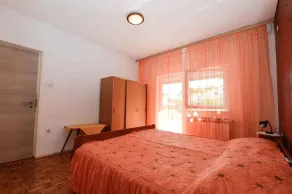 Holiday apartment with terrace and air conditioning - Image 5