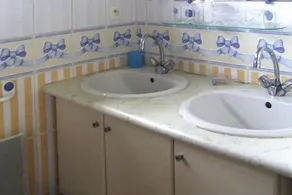 Holiday home in a secluded location surrounded by the sea Hanvec - Image 2