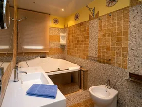 Atemberaubendes alleinstehendes Ferienhaus mit  W-LAN, Klimaanlage, privatem Pool, TV und Terrasse - Image 2