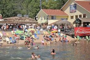 Familienurlaub am See Ferienhaus Nr. 6 von 12, 6bd 4 ba, 6100 sf, 32 Schlafplätze - Image 2