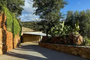 Unique 4 bedroom villa with total privacy - Image 5