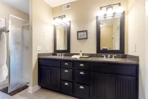 Inviting lakefront home with dock, deck, WiFi  & central A/C - Image 3