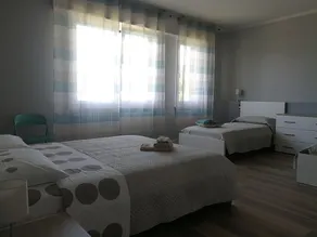 APARTAMENTO COM VARANDA E JARDIM PRIVADO EM UM VILLA DE DUAS FAMÍLIAS - Image 4