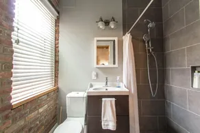 # 1 classé propriété VRBO! Haut de gamme, mezzanine, condo 2 chambres près de BC & Fenway w / parking - Image 2
