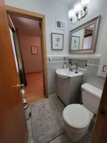 Cheerful 3 bedroom home with garage parking - Image 4