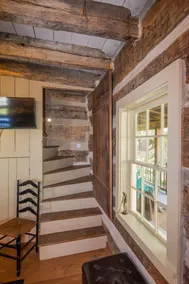 Historic 1830s Lodge/Cabin Overlooking Missouri River - Image 2
