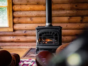 Driftless Escape – Secluded Luxury Lodge on Stream with Hot Tub - Image 3