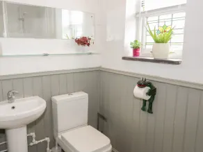 LITTLE HOUSE, pet friendly, with open fire in Red Wharf Bay - Image 2