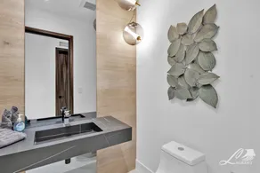 9BR Opulent Villa Emerald - Image 2