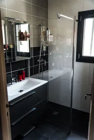 Modernt hus med jacuzzi - Image 2