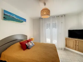 Luxury Villa with Stunning Panoramic Views - Image 3