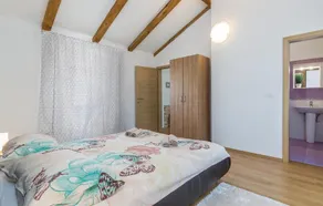 Stunning Home In Svpetar U Sumi - Image 5