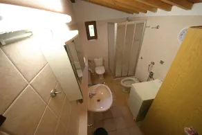 Quiet house in the mountains, central location, ideal for trips - Image 3