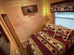 Rivers Edge A River Front cabin with Majestic Mountain View’s - Image 4