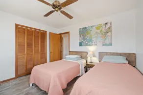 Spacious canal-front home with stunning Back Bay views and sunsets. - Image 4