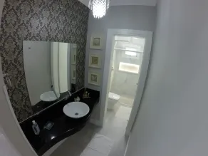 Beautiful 2-bedroom apartment in the center of Bombinhas, 320 meters from the beach. - Image 2