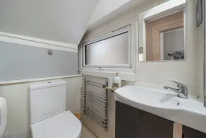 Elegant Modern Studio in the Heart of Ealing - Image 3