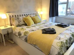 Charming Village house in Bramhall near Manchester - Image 3