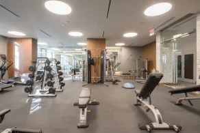 Dreamy Fairfax 1BR w/ Gym, Pool & W/D, nr Theater, by Blueground - Image 3