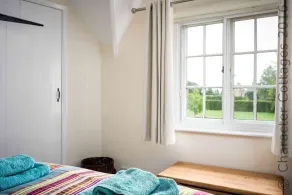 SWAN VIEW, pet friendly, with open fire in Southrop - Image 5