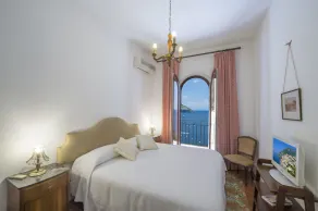 Luxurious villa in the heart of Positano (Fornillo area) overlooking the sea. - Image 5