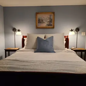 Cozy Comfy Clean 420 Compliant FREE Parking QUIET Neighborhood A GUEST FAVORITE! - Image 5