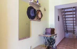 Two-Bedroom Holiday Home In Pula - Image 2