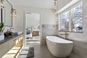 Stunning Lakefront Retreat with Jacuzzi and Unobstructed Mountain Views - Image 4