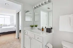 2BR Luxury City Suite With Gym & Pool - Image 5