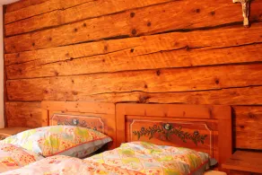 Holiday apartment with large property in a secluded location for up to 8 people. - Image 3