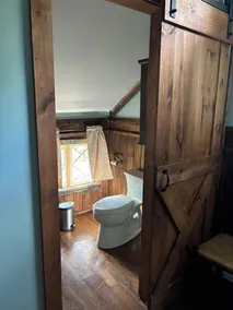 Rustic two bedroom cottage on riverside in Shohola PA - Image 4