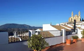 Casa en el centro histórico de Olvera, piscina privada y vistas impresionantes. - Image 5