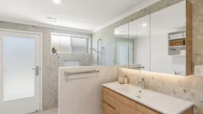 Renovated 3BR apartment with pool, WiFi, air-con & linen included, walking distance to beaches - Image 4