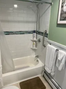 Single Level Home - Steps to Downtown Gloucester & A/C throughout  - Image 4