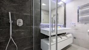 Sunset Cliffs Apartments Tower 2 - Image 3