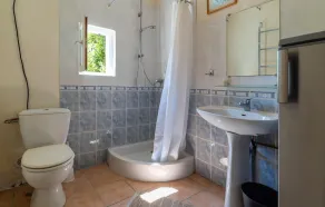 Nice Family Villa With Pool And Garden - Image 2
