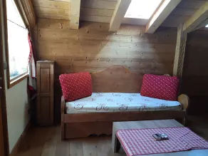 Chalet 2-3 pers., balcony, parking lot, ski lift 1.5km, bus 50m, train ski areas 850m - Image 5