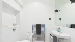 Charming 2-bed Family Cottage Your West Bay Retreat - Image 4