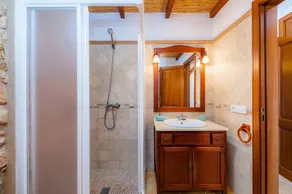 Cas Batlet Antonia con piscina, aire acondicionado, Wi-Fi, terrazas, vistas al mar y a la montaña - Image 5