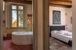 App. for 6 person in the centre with jacuzzi & pool - Image 4