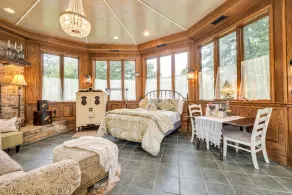 Magical secluded hideaway on a French Country Estate with tranquil creek & ponds - Image 2