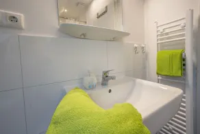 Modern & large apartment, up to 6 persons - Image 2